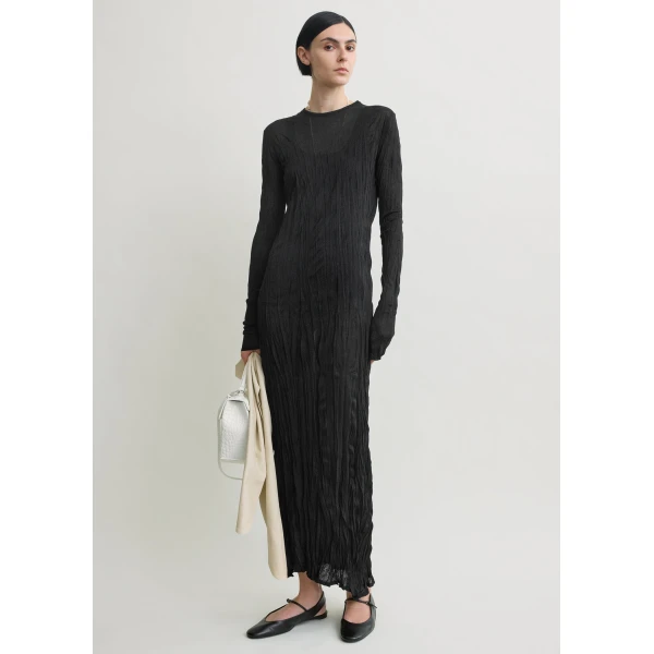 Totême Crinkled knit long-sleeve dress in Black - Dresses - Scandinavian Minimalist Luxury at Luxury Shoes 