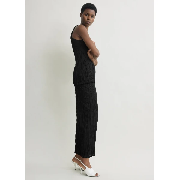 Totême Crinkled knit skirt in Black - Skirts - Scandinavian Minimalist Luxury at Luxury Shoes 