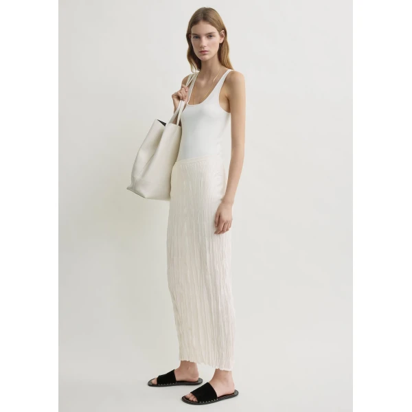 Totême Crinkled knit skirt in White - Skirts - Scandinavian Minimalist Luxury at Luxury Shoes 
