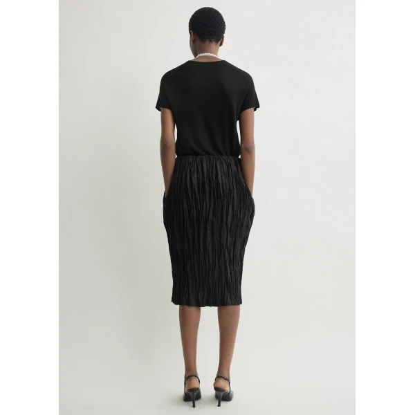 Totême Crinkled linen skirt in Black - Skirts - Scandinavian Minimalist Luxury at Luxury Shoes 