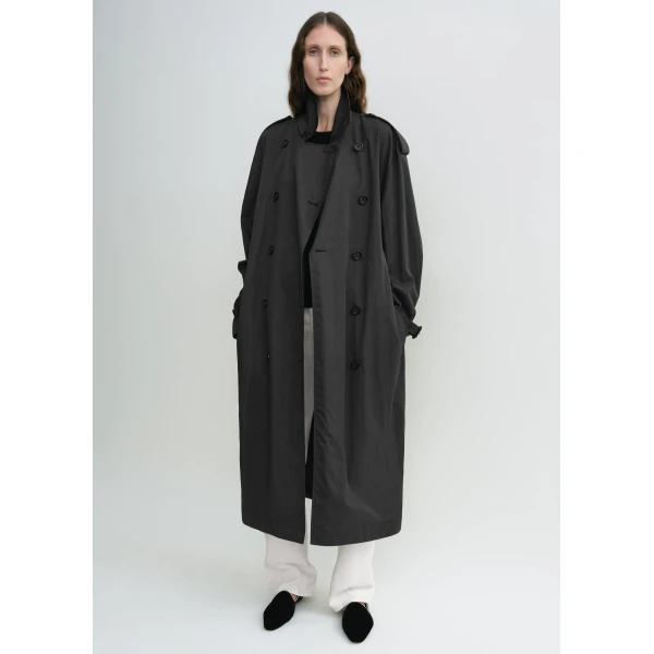 Totême Crisp summer trench in Washed black - Coats - Scandinavian Minimalist Luxury at Luxury Shoes 