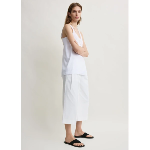 Totême Cropped trousers in White - Pants - Scandinavian Minimalist Luxury at Luxury Shoes 