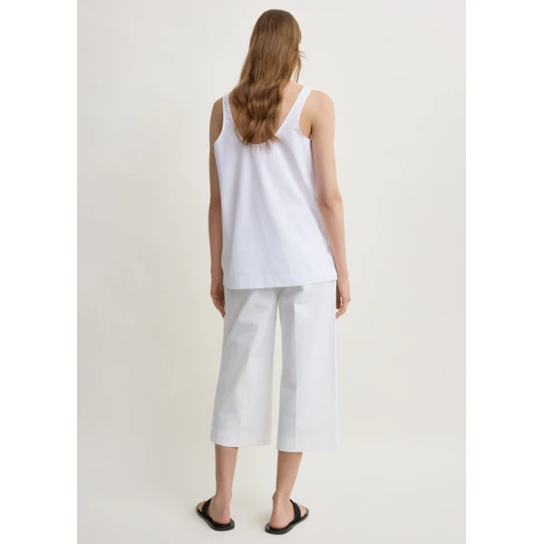 Totême Cropped trousers in White - Pants - Scandinavian Minimalist Luxury at Luxury Shoes 