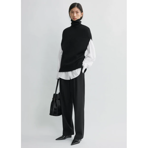 Totême Double-knit cape knit in Black - Knitwear - Scandinavian Minimalist Luxury at Luxury Shoes 