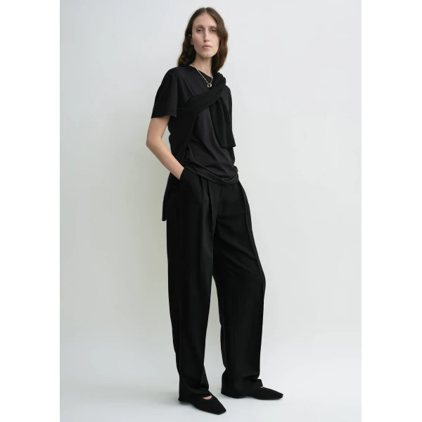 Totême Double-pleat fluid trousers in Black - Pants - Scandinavian Minimalist Luxury at Luxury Shoes 