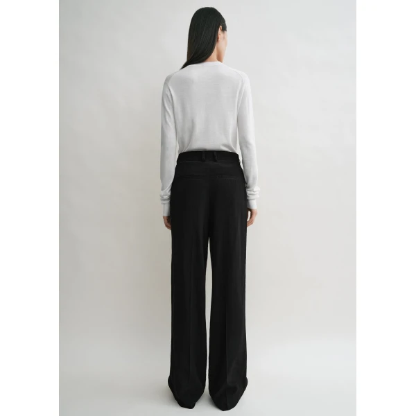 Totême Double-pleat summer trousers in Black - Pants - Scandinavian Minimalist Luxury at Luxury Shoes 