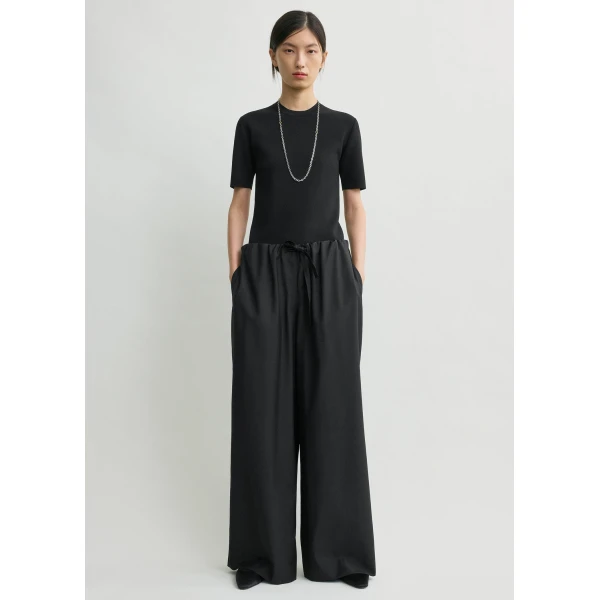 Totême Drawstring dinner trousers in Black - Pants - Scandinavian Minimalist Luxury at Luxury Shoes 