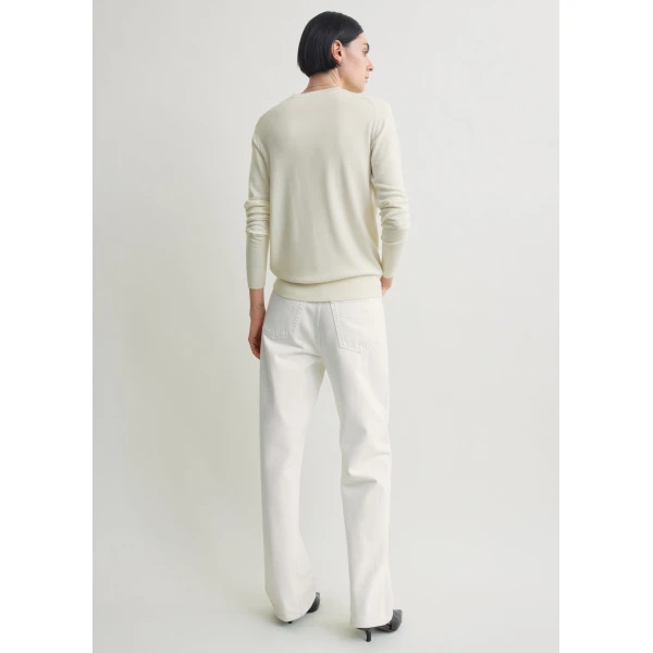 Totême Fine crew knit in Ecru - Knitwear - Scandinavian Minimalist Luxury at Luxury Shoes 