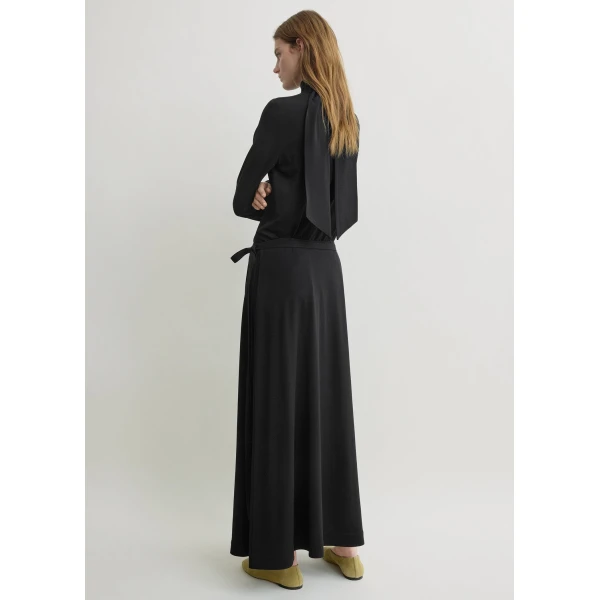 Totême Fluid jersey skirt in Black - Skirts - Scandinavian Minimalist Luxury at Luxury Shoes 