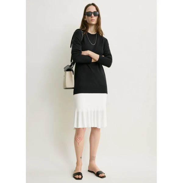 Totême Fluted knit skirt in Optic white - Skirts - Scandinavian Minimalist Luxury at Luxury Shoes 