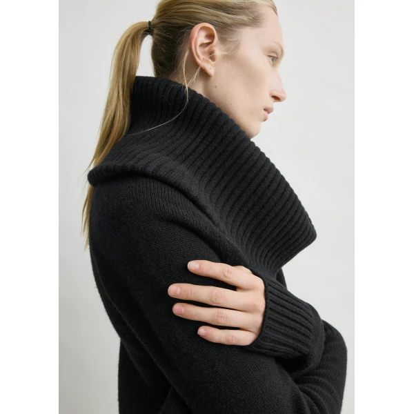 Totême Funnel wool knit in Black - Knitwear - Scandinavian Minimalist Luxury at Luxury Shoes 
