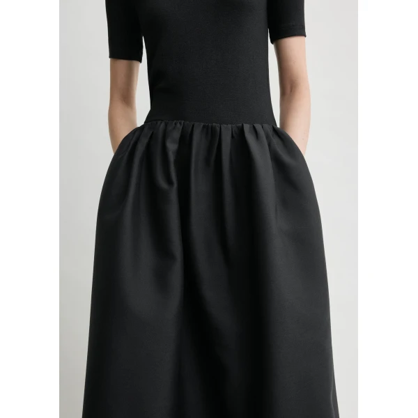 Totême Gathered evening skirt in Black - Skirts - Scandinavian Minimalist Luxury at Luxury Shoes 