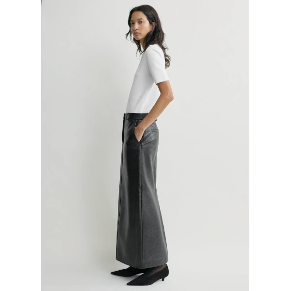 Totême Grained-leather straight skirt in Black - Skirts - Scandinavian Minimalist Luxury at Luxury Shoes 