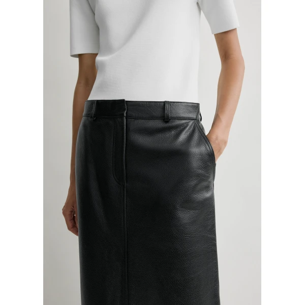 Totême Grained-leather straight skirt in Black - Skirts - Scandinavian Minimalist Luxury at Luxury Shoes 
