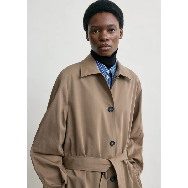 Totême Light spring trench in Hazel - Coats - Scandinavian Minimalist Luxury at Luxury Shoes 