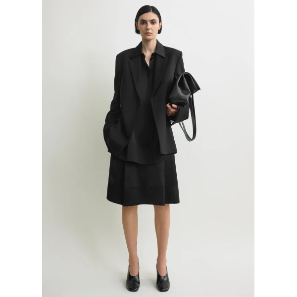 Totême Long boxy blazer in Black - Jackets - Scandinavian Minimalist Luxury at Luxury Shoes 