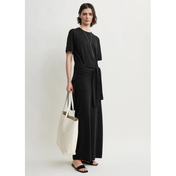 Totême Long knit skirt in Black - Skirts - Scandinavian Minimalist Luxury at Luxury Shoes 