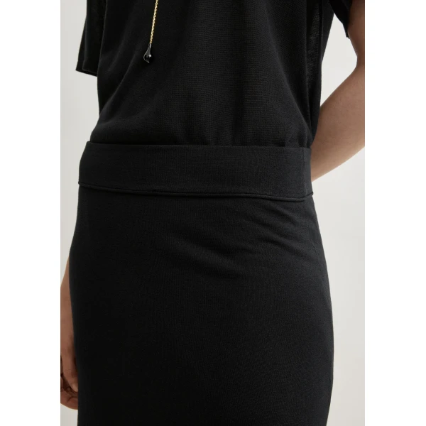 Totême Long knit skirt in Black - Skirts - Scandinavian Minimalist Luxury at Luxury Shoes 