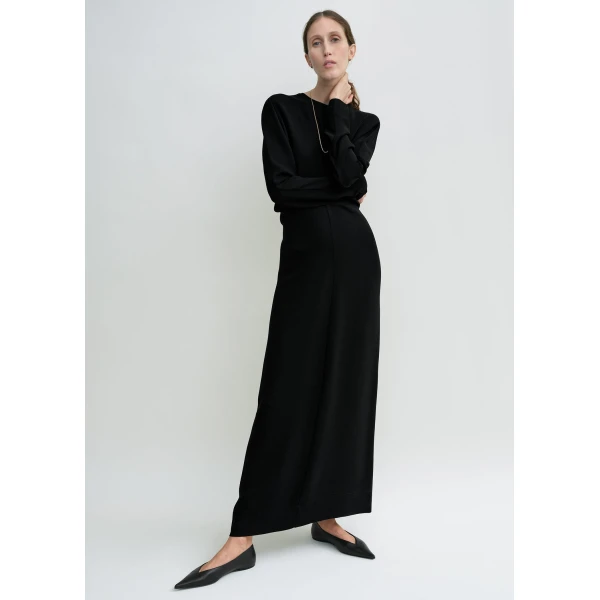 Totême Long-sleeve slouch waist dress in Black - Dresses - Scandinavian Minimalist Luxury at Luxury Shoes 