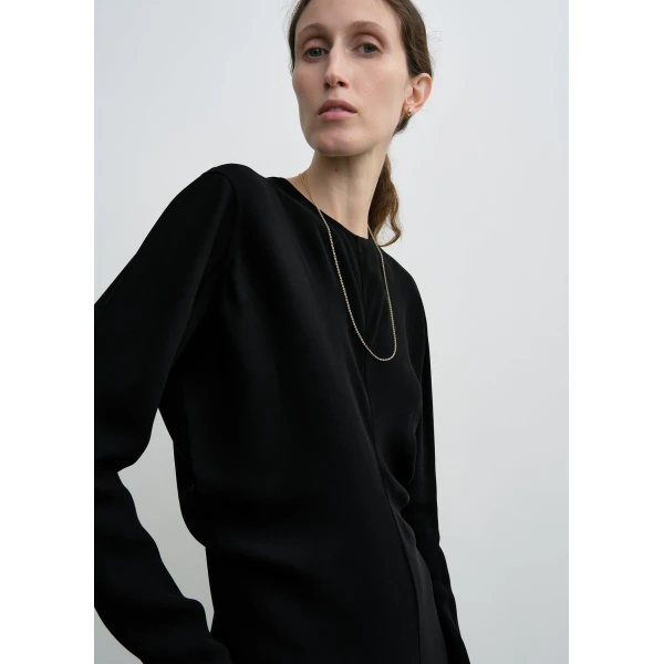 Totême Long-sleeve slouch waist dress in Black - Dresses - Scandinavian Minimalist Luxury at Luxury Shoes 