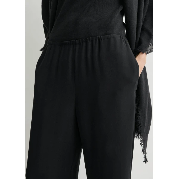 Totême Lounge trousers in Black - Pants - Scandinavian Minimalist Luxury at Luxury Shoes 