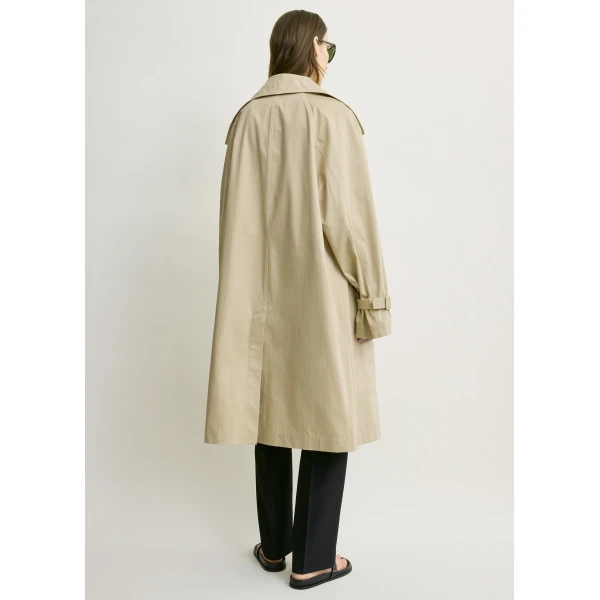Totême Oversized cotton trench in Beige - Coats - Scandinavian Minimalist Luxury at Luxury Shoes 