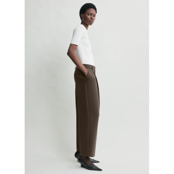 Totême Pleated straight trousers in Bark - Pants - Scandinavian Minimalist Luxury at Luxury Shoes 