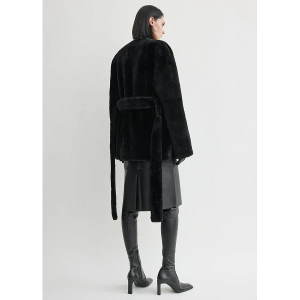 Totême Plush shearling jacket in Black - Jackets - Scandinavian Minimalist Luxury at Luxury Shoes 