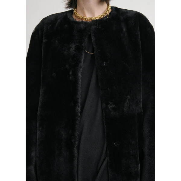 Totême Plush shearling jacket in Black - Jackets - Scandinavian Minimalist Luxury at Luxury Shoes 