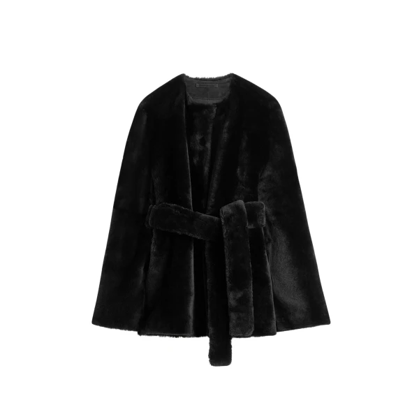 Totême Plush shearling jacket in Black - Jackets - Scandinavian Minimalist Luxury at Luxury Shoes 