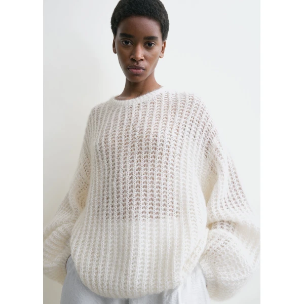 Totême Puffed knit off-white in Off white - Knitwear - Scandinavian Minimalist Luxury at Luxury Shoes 