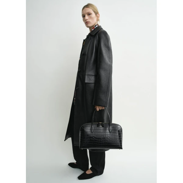 Totême Raglan leather coat in Black - Coats - Scandinavian Minimalist Luxury at Luxury Shoes 
