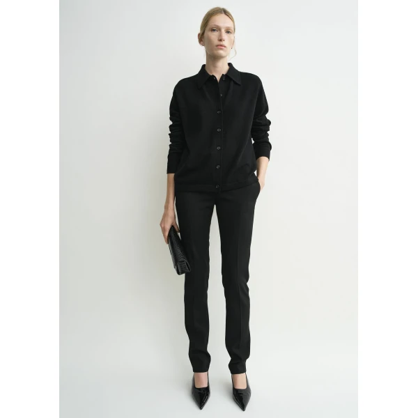 Totême Raglan-sleeve cashmere cardigan in Black - Knitwear - Scandinavian Minimalist Luxury at Luxury Shoes 