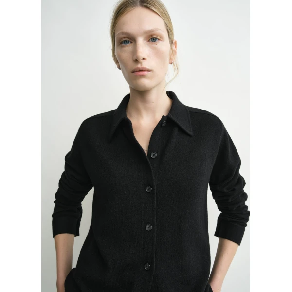 Totême Raglan-sleeve cashmere cardigan in Black - Knitwear - Scandinavian Minimalist Luxury at Luxury Shoes 