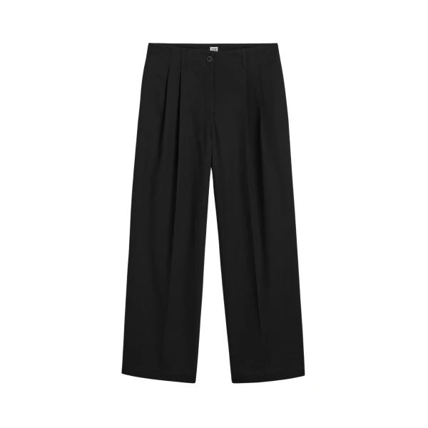 Totême Relaxed chino trousers in Black - Pants - Scandinavian Minimalist Luxury at Luxury Shoes 