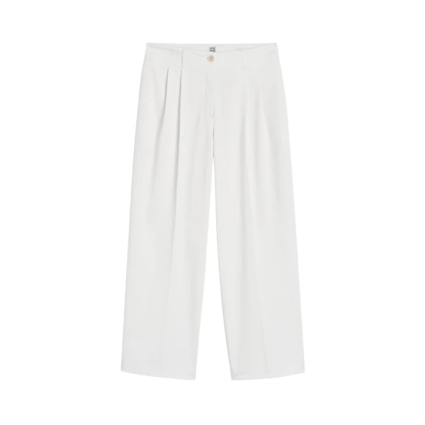 Totême Relaxed chino trousers in White - Pants - Scandinavian Minimalist Luxury at Luxury Shoes 