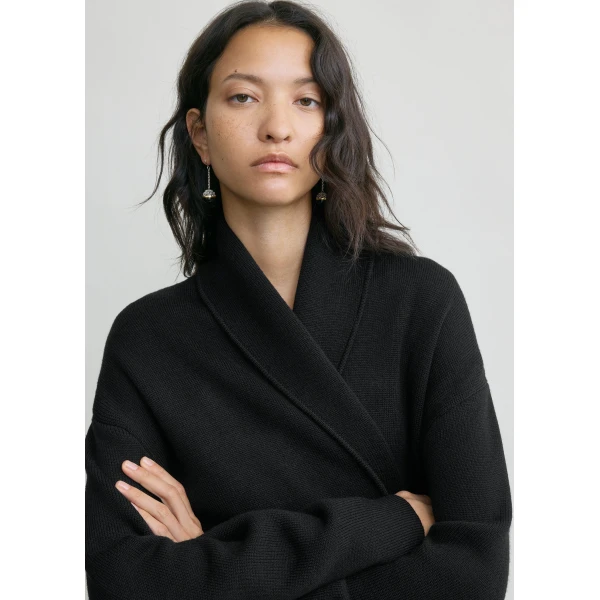 Totême Shawl-lapel robe in Black - Knitwear - Scandinavian Minimalist Luxury at Luxury Shoes 