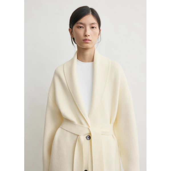 Totême Shawl-lapel robe in Ecru - Knitwear - Scandinavian Minimalist Luxury at Luxury Shoes 