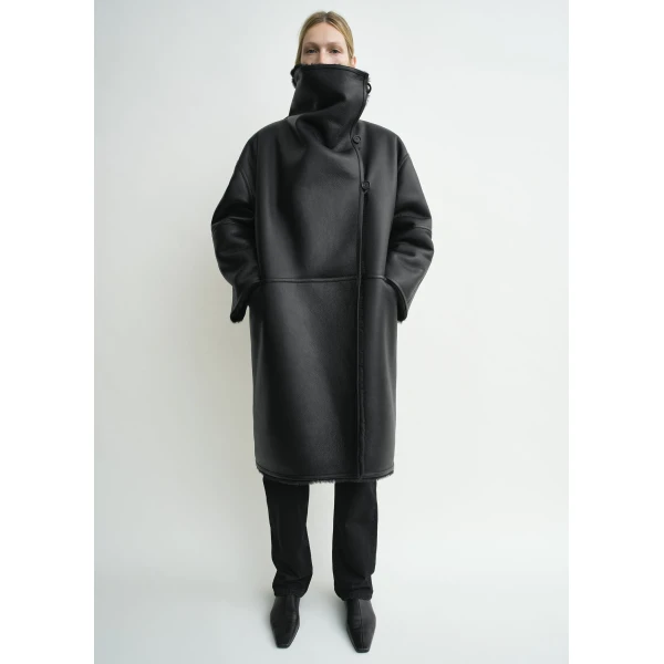 Totême Shearling wrap coat in Black - Coats - Scandinavian Minimalist Luxury at Luxury Shoes 