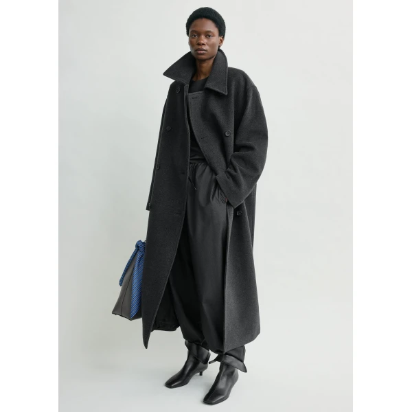 Totême Shield coat charcoal in Charcoal melange - Coats - Scandinavian Minimalist Luxury at Luxury Shoes 