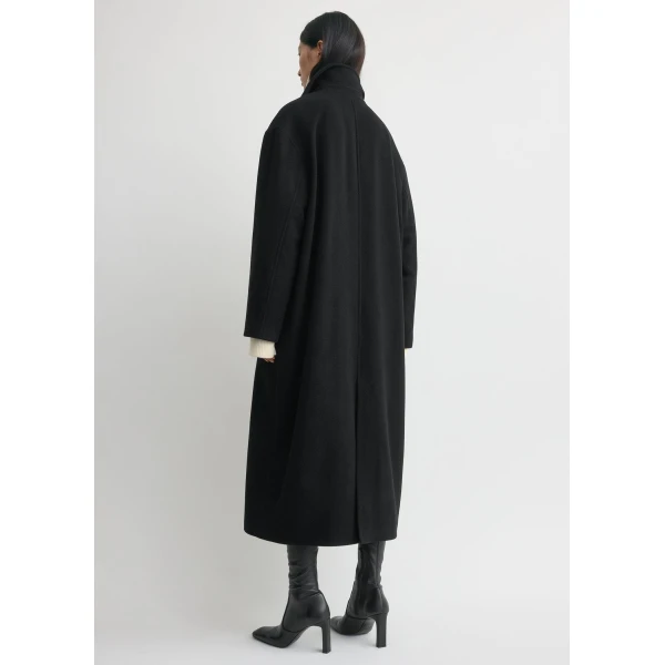 Totême Shield coat in Black - Coats - Scandinavian Minimalist Luxury at Luxury Shoes 