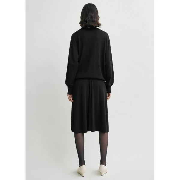 Totême Short fluid jersey skirt in Black - Skirts - Scandinavian Minimalist Luxury at Luxury Shoes 