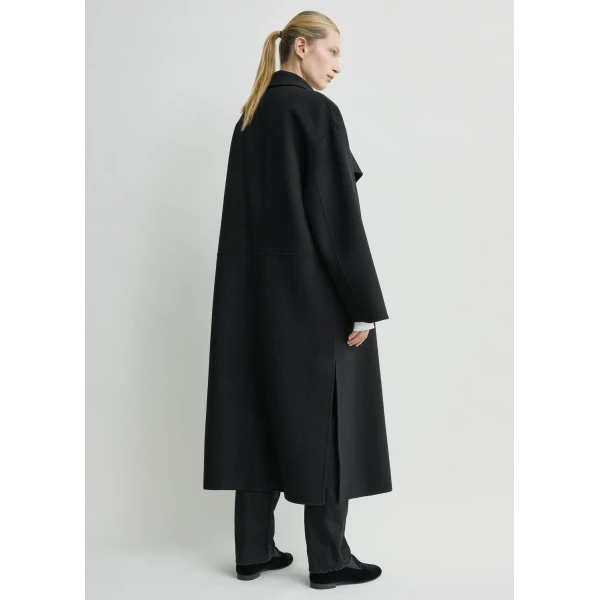 Totême Signature doublé coat in Black - Coats - Scandinavian Minimalist Luxury at Luxury Shoes 