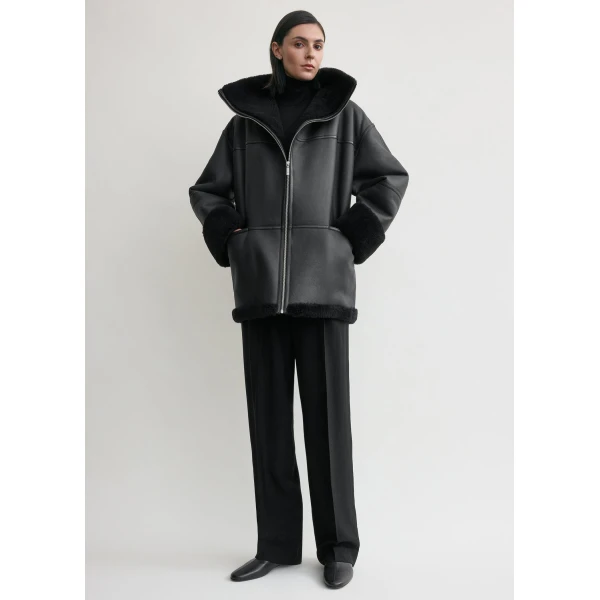 Totême Signature shearling jacket in Black - Jackets - Scandinavian Minimalist Luxury at Luxury Shoes 