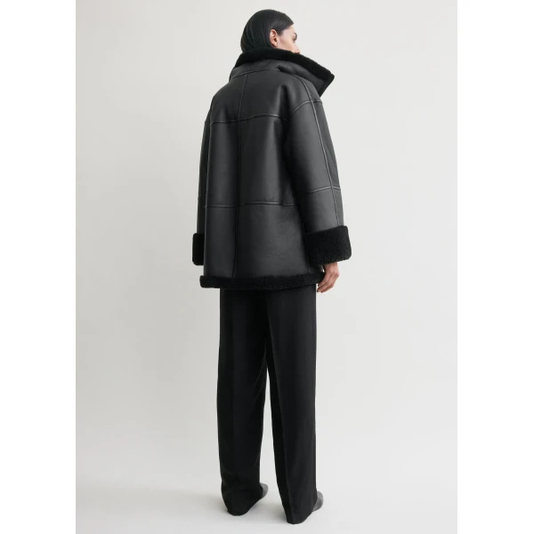 Totême Signature shearling jacket in Black - Jackets - Scandinavian Minimalist Luxury at Luxury Shoes 
