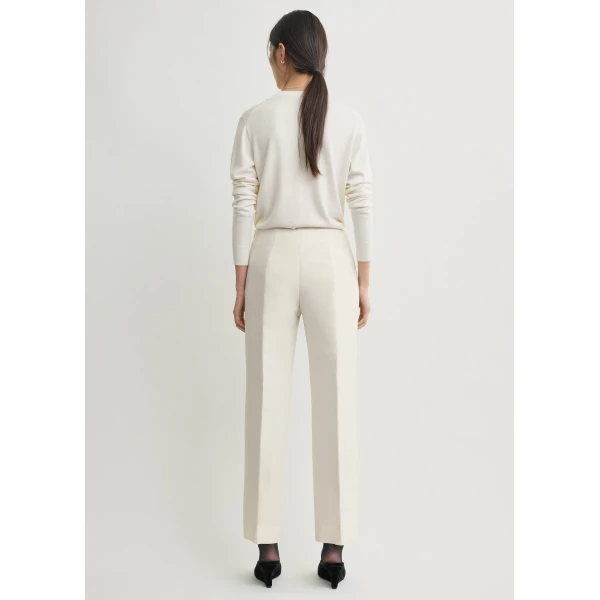 Totême Slim evening trousers in Ecru - Pants - Scandinavian Minimalist Luxury at Luxury Shoes 