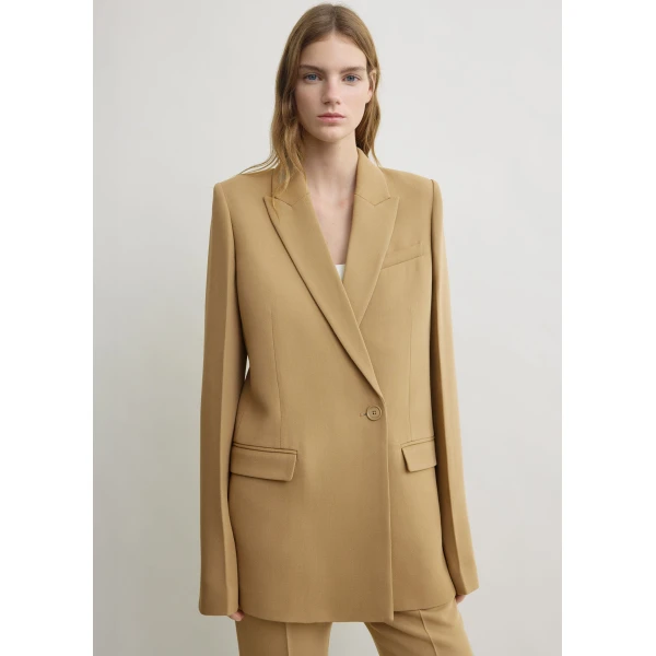 Totême Slim tailored blazer in Beige - Jackets - Scandinavian Minimalist Luxury at Luxury Shoes 