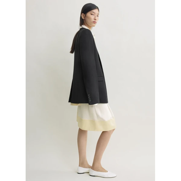 Totême Slim tailored blazer in Black - Jackets - Scandinavian Minimalist Luxury at Luxury Shoes 
