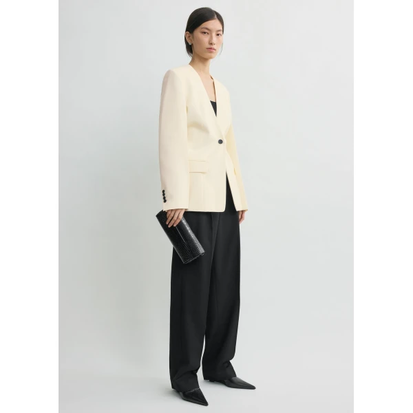 Totême Slouch blazer in Off-white - Jackets - Scandinavian Minimalist Luxury at Luxury Shoes 