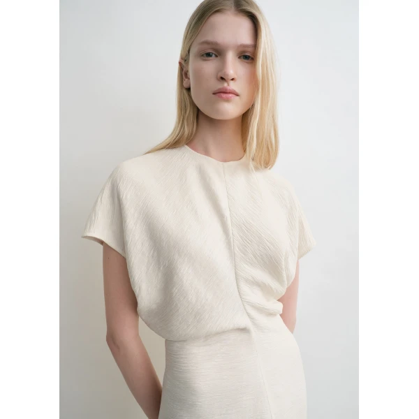 Totême Slouch waist crinkled dress in Cream - Dresses - Scandinavian Minimalist Luxury at Luxury Shoes 